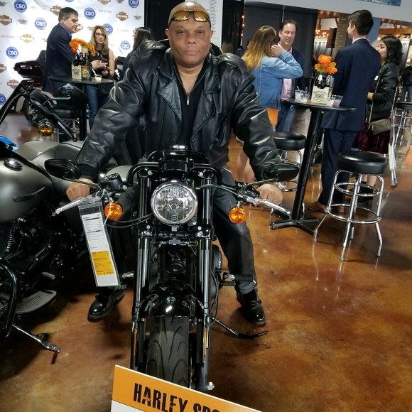 Meet your Poshmark Ambassador, LaMont - Picture 3 of 16